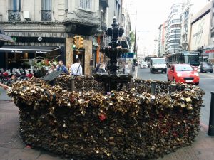 A fountain with many lockers on it