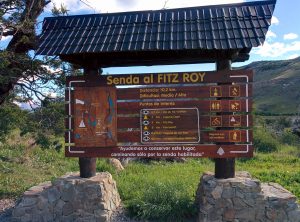 The sign at the beginning of the track of Laguna de Los Tres with all the explanations and safety rules.