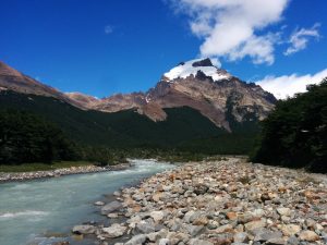 A river and the mountains on the way to Laguna Torre