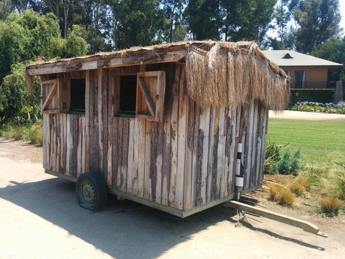 A mobile henhouse in wood