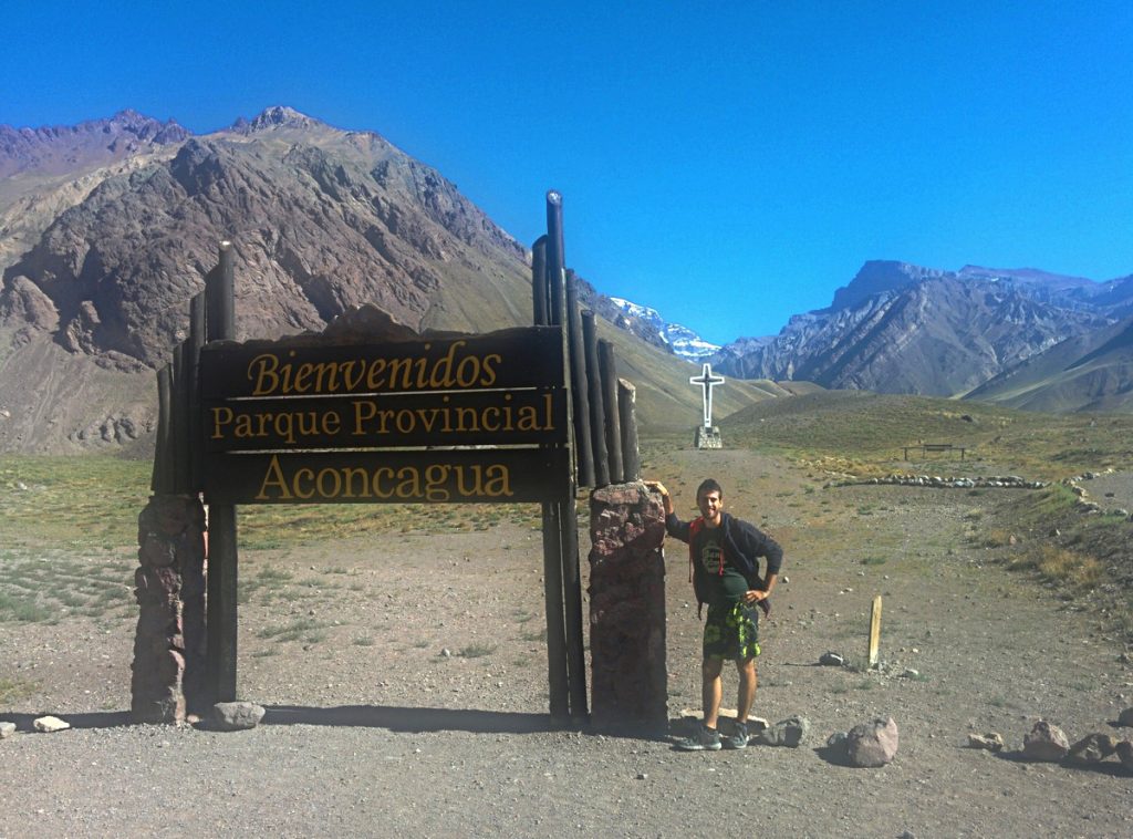 A big sign saying Parque Aconcagua