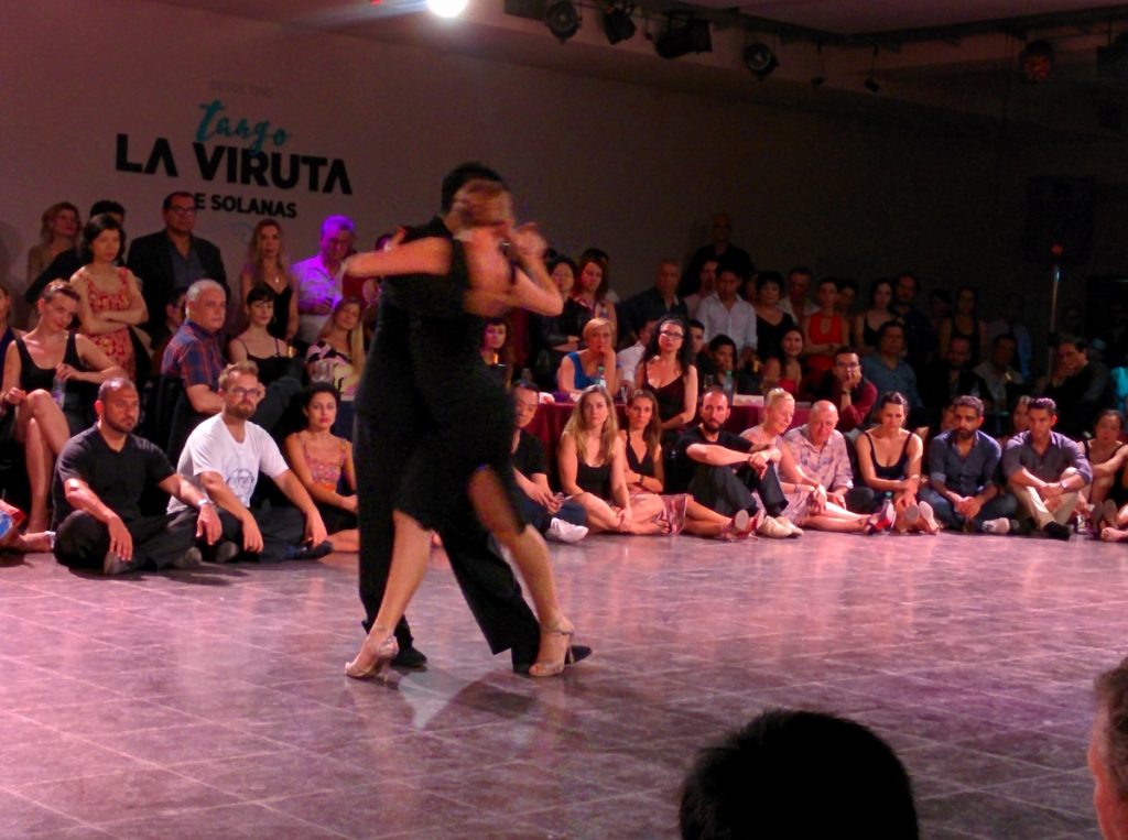 Tango performance at La Viruta