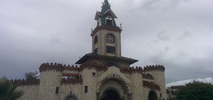 Gate in Cuenca